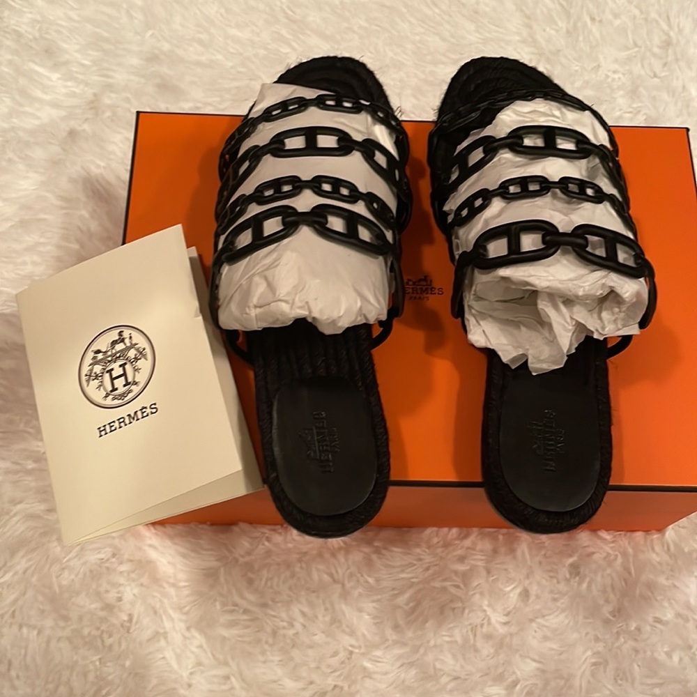 New in box HERMES Ancone Nappa Espadrille Noir/Black Size 39